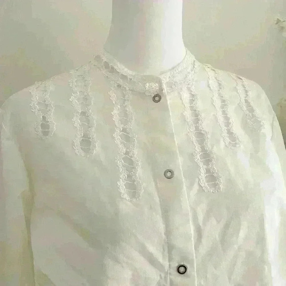Elie Tahari Womens Button Up Blouse Long Sleeve Lace Detail Size Medium - Picture 2 of 8